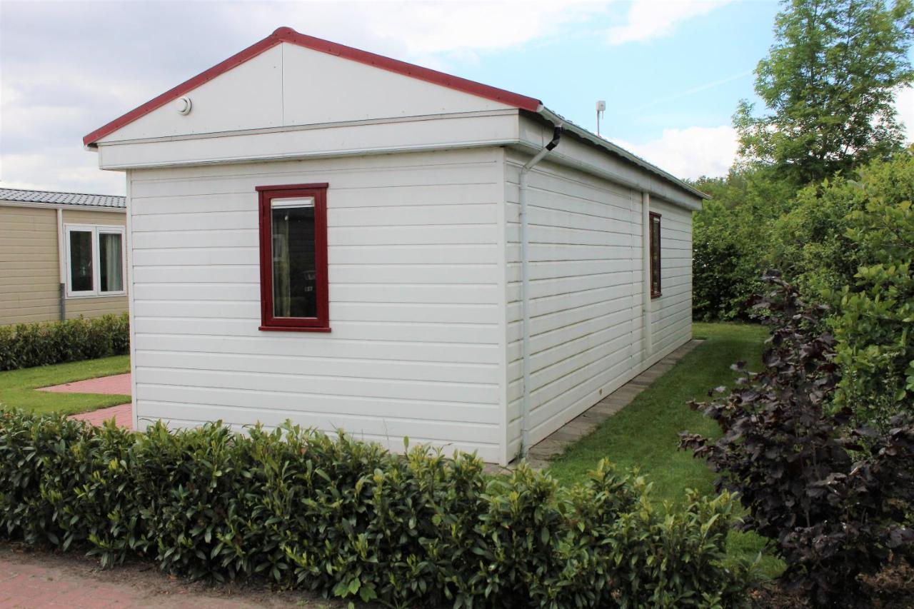 Hofgalow Chalet Op Camping "De Stal" Drijber Ngoại thất bức ảnh